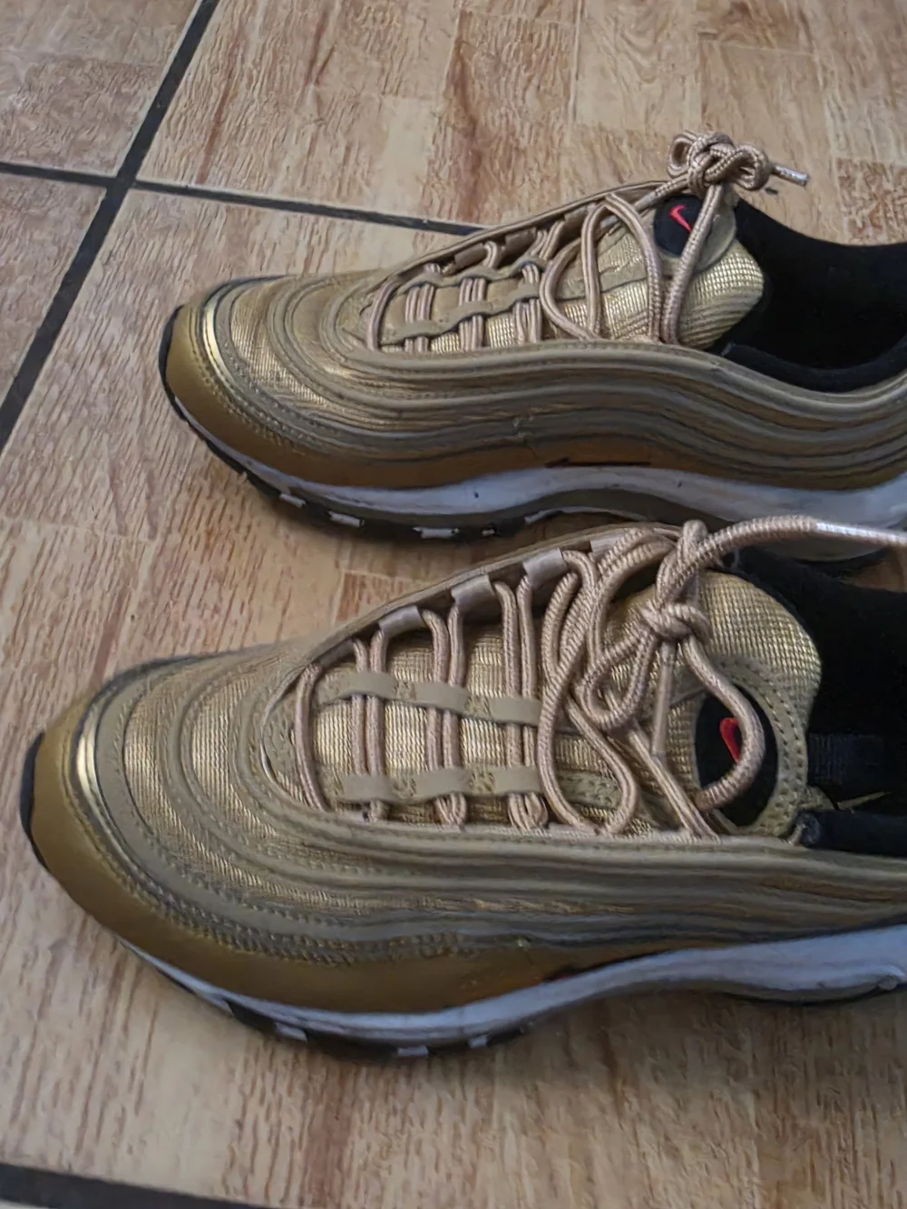 Nike Women’s Gold Air Max 97 – Metallic Gold Running Sneakers 8.5
